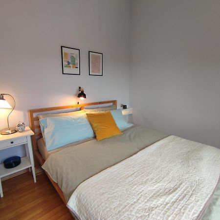 Apartment For Two 200M From The Beach بولا المظهر الخارجي الصورة